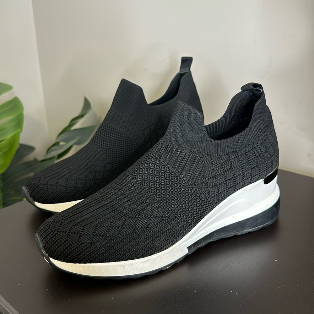 Mix No.6 Women's Tanna Black Wedge Knit Sneaker